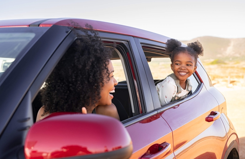 Mom and daughter in a car 