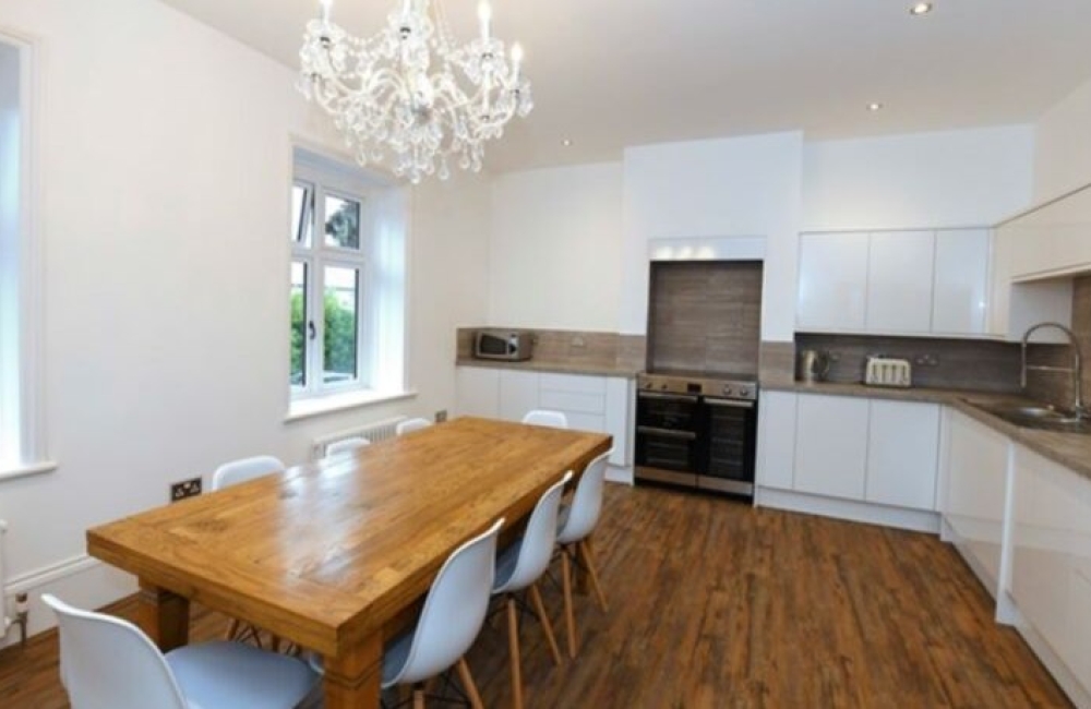 Lyon Court Cedar Tree Apartment kitchen and dining table