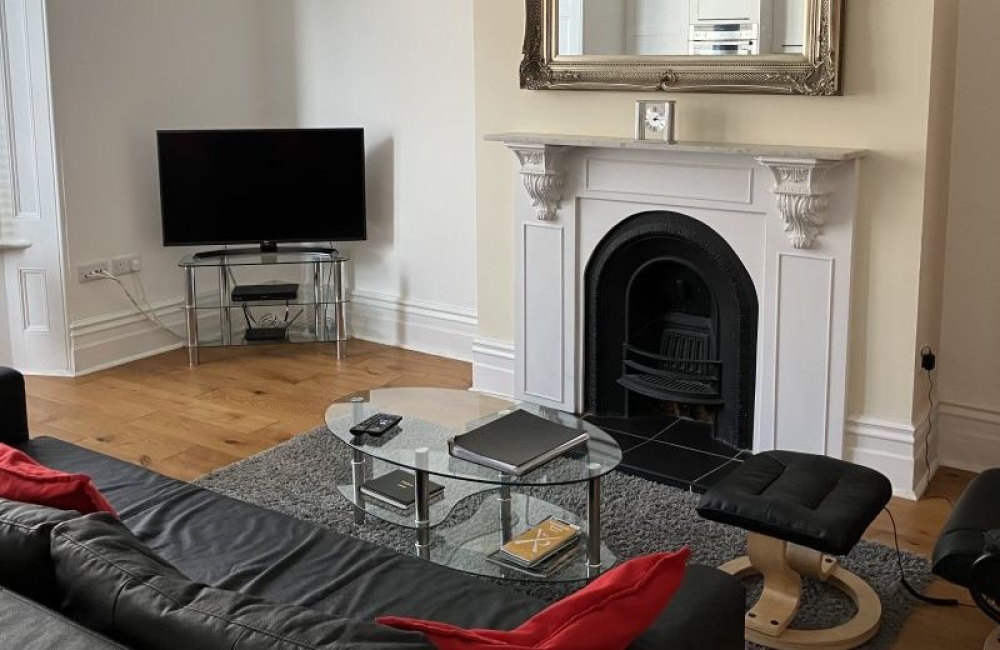 High Street Suites 3 lounge 