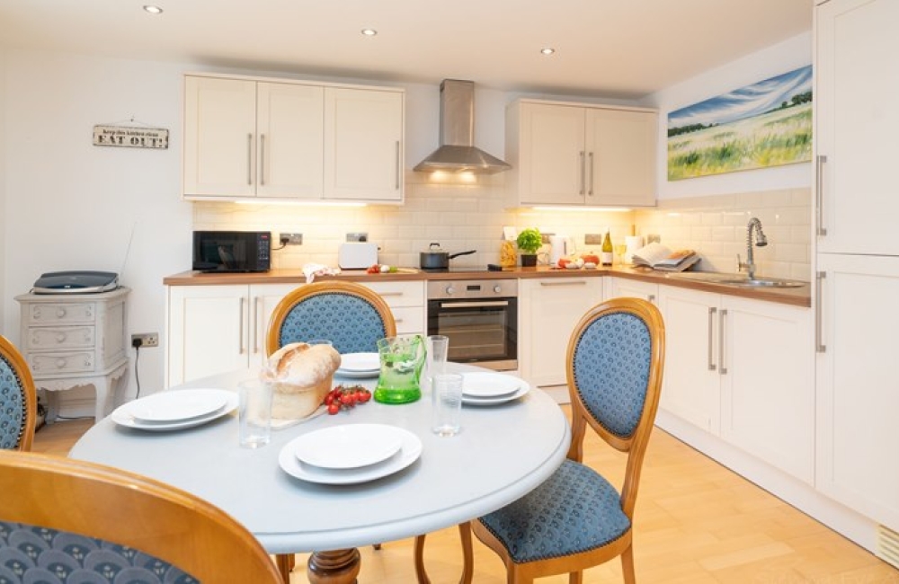 Berrylands Bungalow kitchen