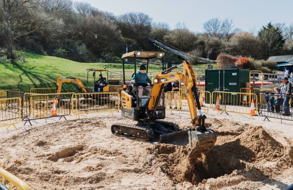 Children playing with the Diggers at Robin Hill