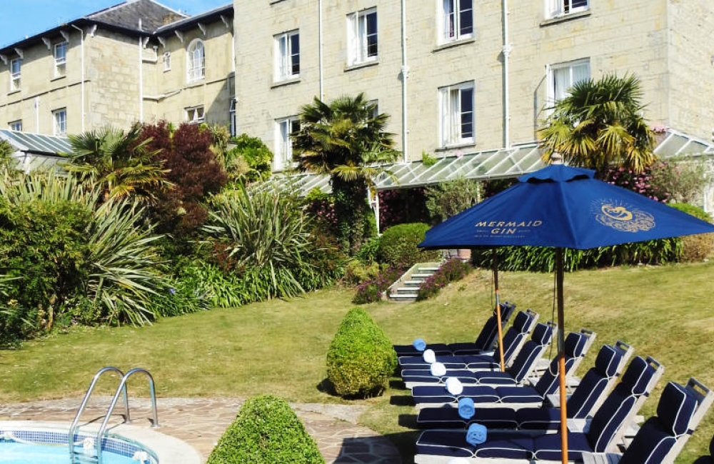 Royal Hotel exterior from the pool