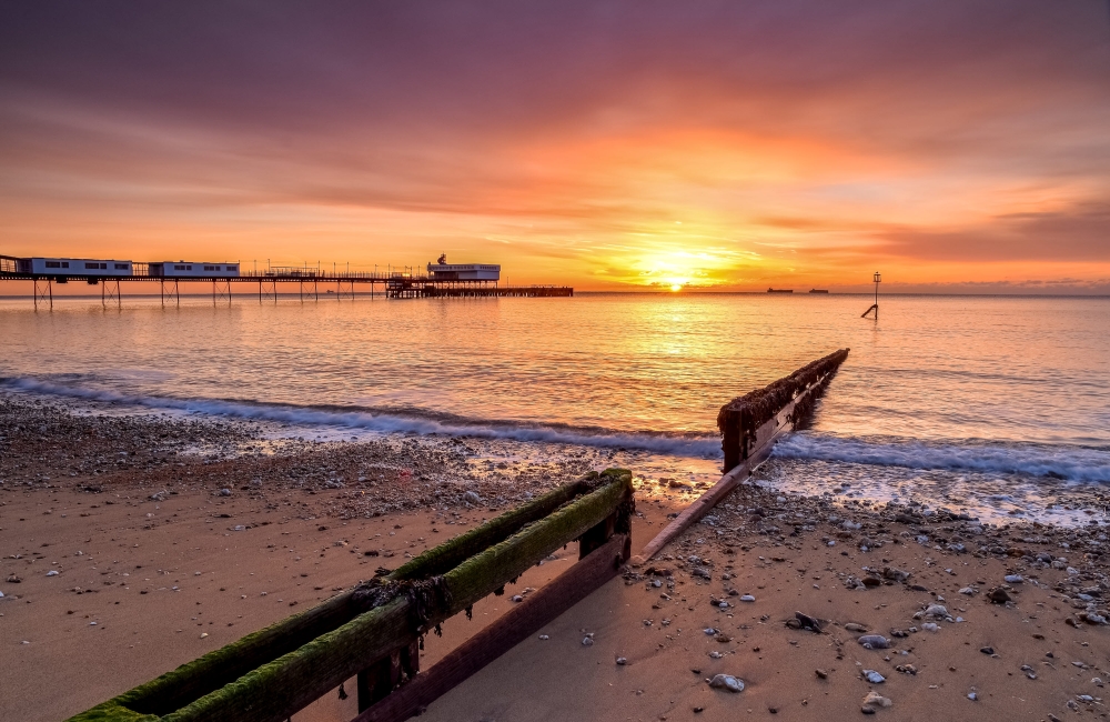 sandown pier sunrise