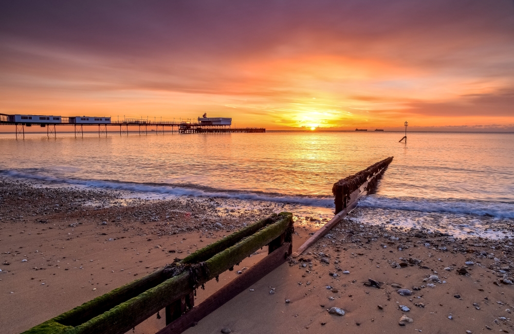 sandown pier sunrise