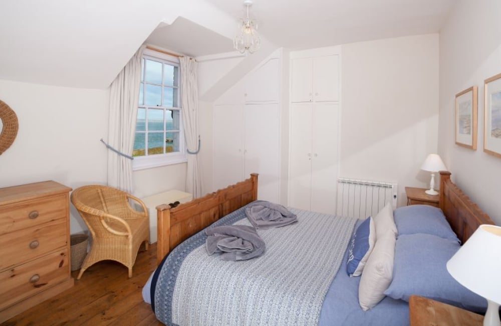 Solent Cottage master bedroom