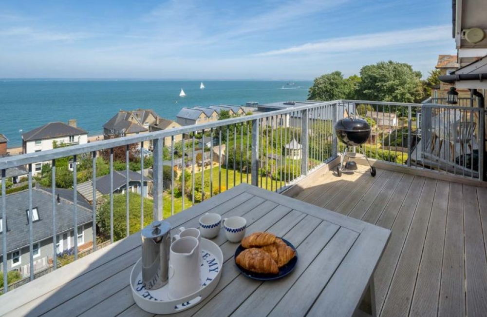 Solent View Apartment sea view from the balcony