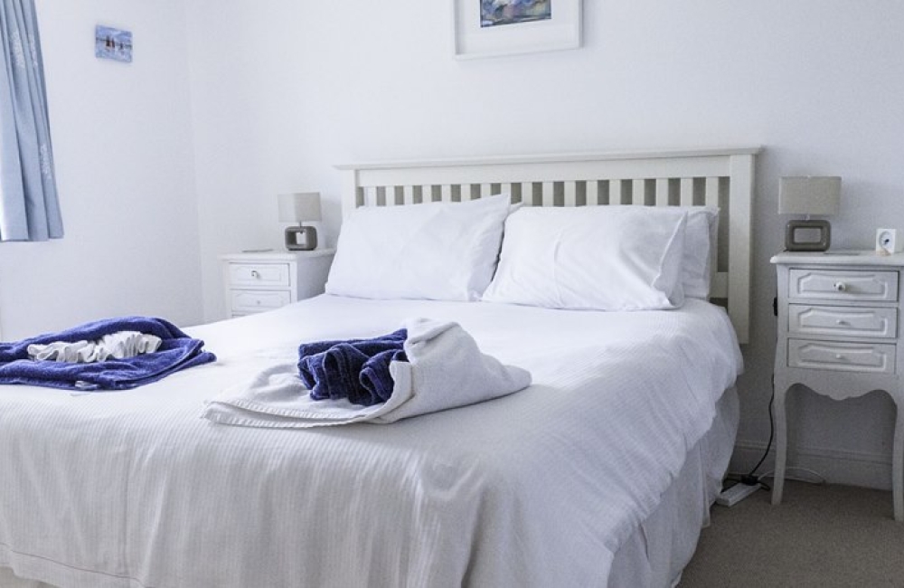 Tides Reach double bedroom