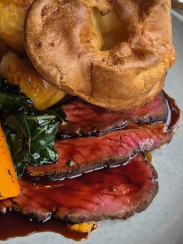 roast dinner at the red lion, freshwater
