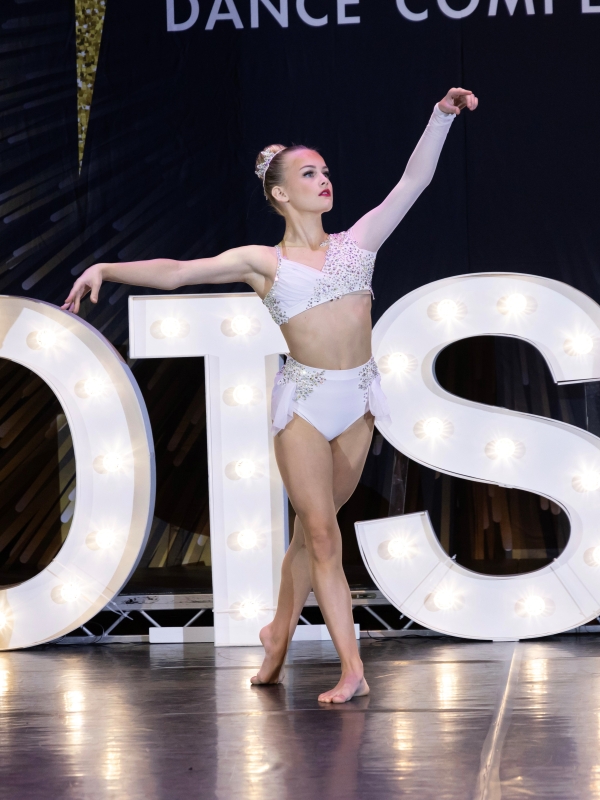 Jess Burfitt dancing at Hotshot