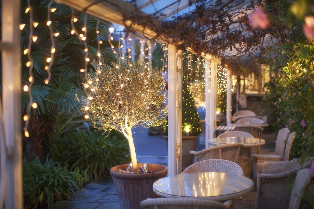the-royal-hotel-geranium-terrace-night