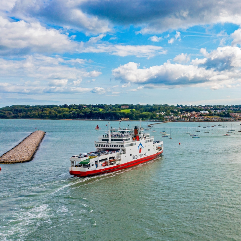 Ferry coming into Cowes