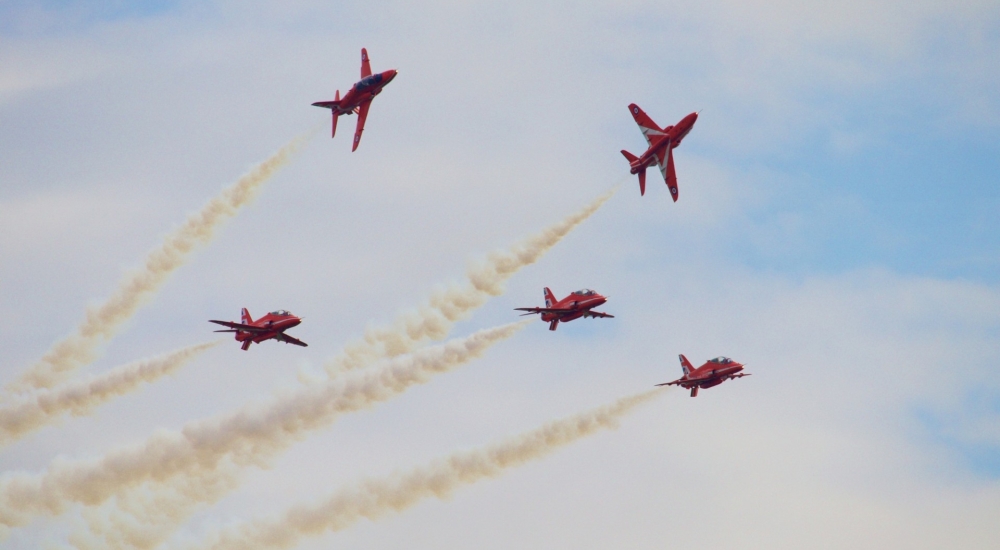 red arrow planes in flight