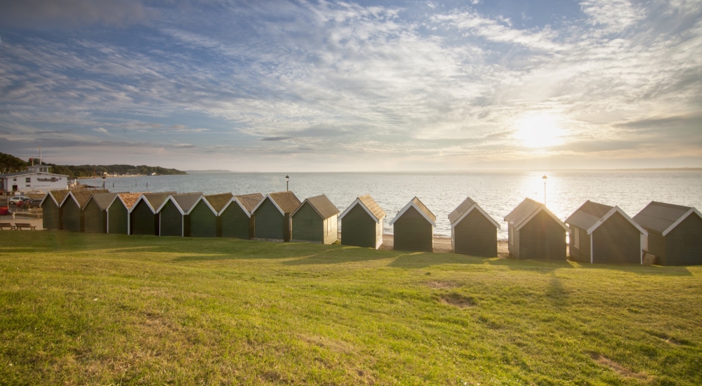 gurnard beach huts
